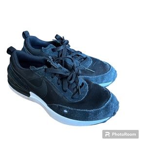 ⚫️NIKE: Boy’s size 3, “Waffle One” black & white sneakers, preowned⚫️